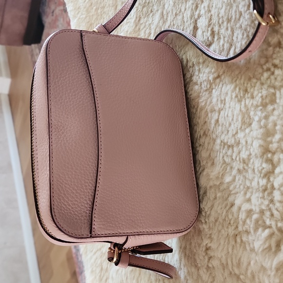 Gorgeous Coach Soft Pink Leather Camera Style Crossbody Bag 💖 - Picture 6 of 16